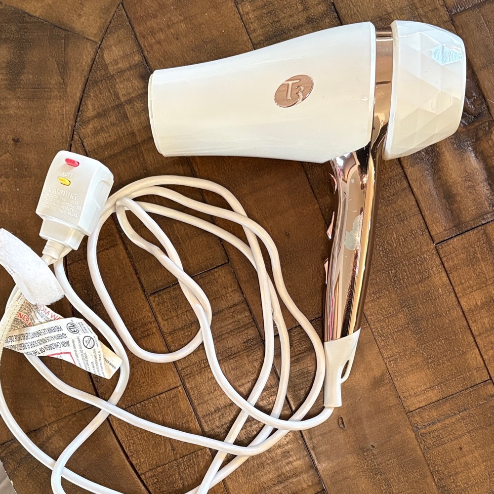 T3 Luxe White and Silver Hair Dryer